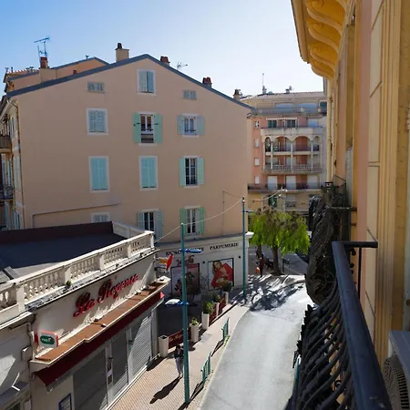 Le St Roch 2 * Menton